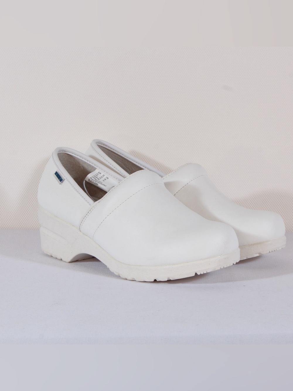 Cherokee White Harmony Slip-On Nursing Clogs NWT NIB